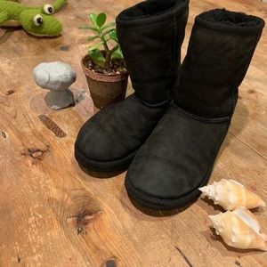 Black Kid’s UGG Boots